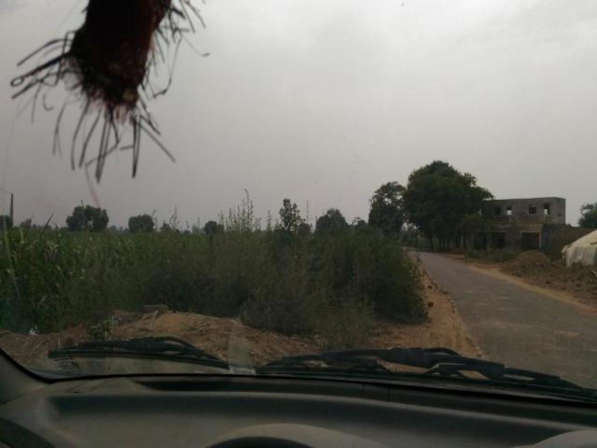 Grundstück in Ghaziabad, India, Nr. 39307