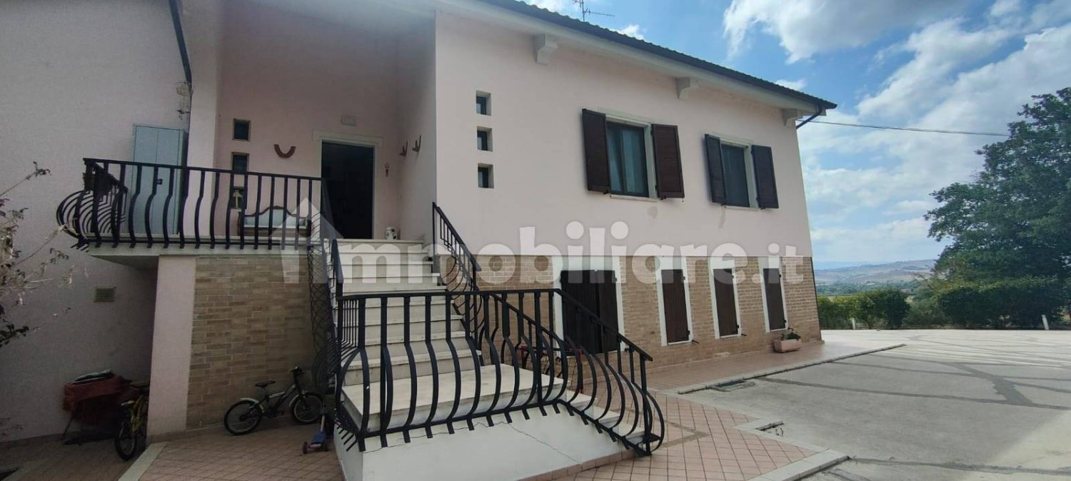 6 bedrooms Villa in Treia, Italy No. 198135