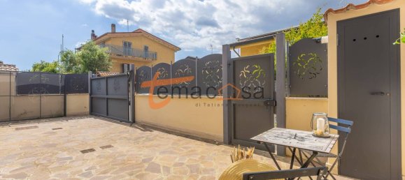 2 bedrooms Apartment in Rome, Italy No. 299399 3