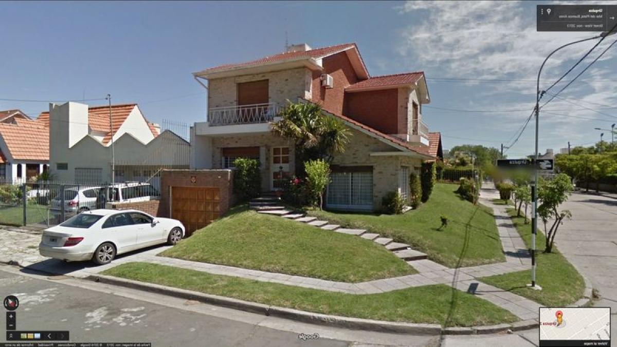 4 bedrooms House in Mar del Plata, Argentina No. 97055