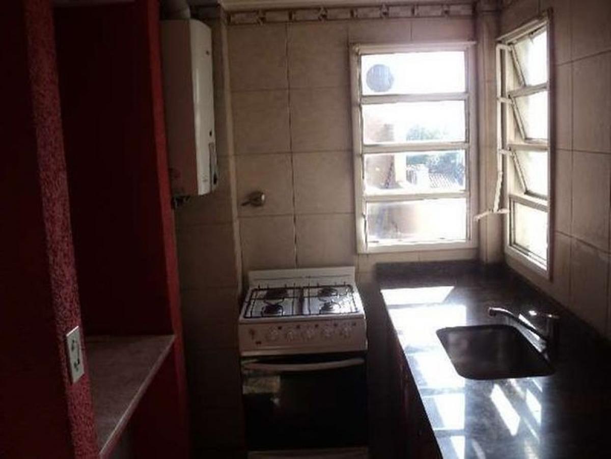 Studio in Moron, Argentina No. 19618