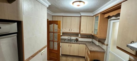 Apartamento de 4 dormitorios en San Luis de Sabinillas, Spain No. 140324 5