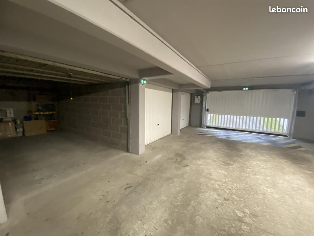 Garage in Strasbourg, France No. 236071