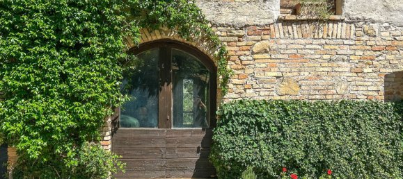 8 bedrooms House in Urbino, Italy No. 342698 5