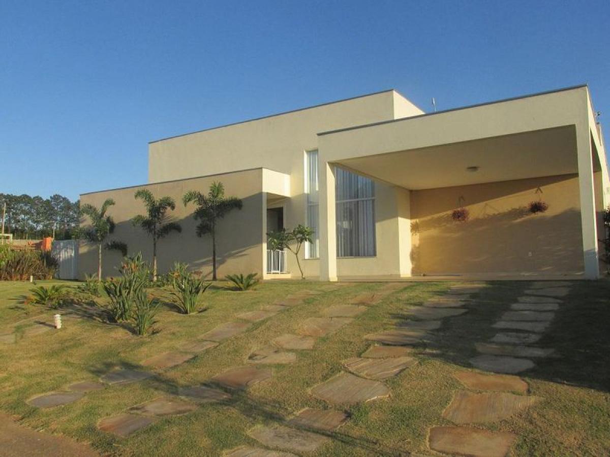 Дом с 3 спальнями в Сан-Паулу, Бразилия № 529346