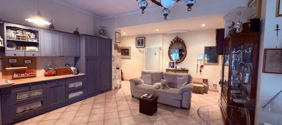 3 rooms Apartment in Rome, Italy No. 73825 9