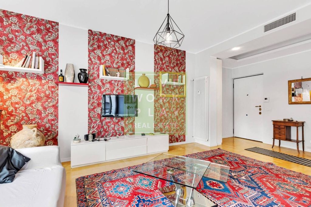 3 bedrooms Apartment in Milan, Italy No. 392504