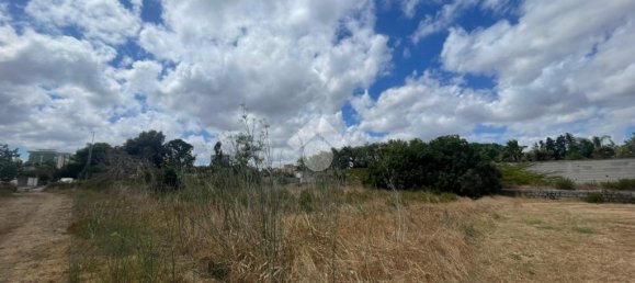 1083m² Land in Lecce, Italy No. 287120 3