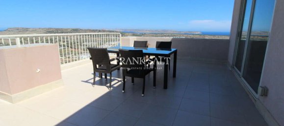 2 غرف نوم بانتهاوس في Mellieha, Malta رقم 7830 7