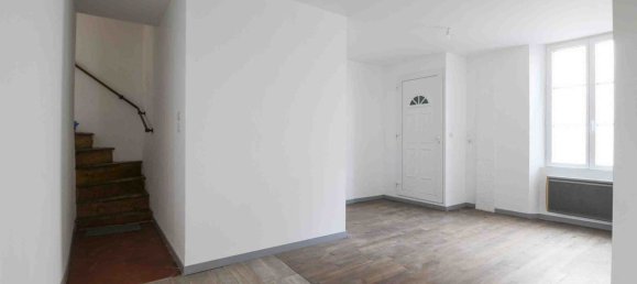 Casa de 4 dormitorios en Sainte-Genevieve-des-Bois, France No. 83178 2