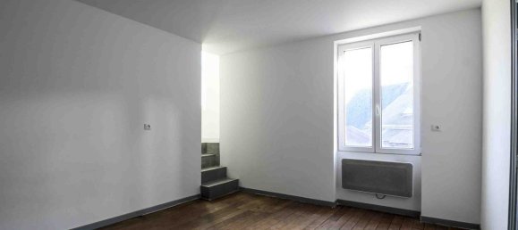 Casa de 4 dormitorios en Sainte-Genevieve-des-Bois, France No. 83178 9