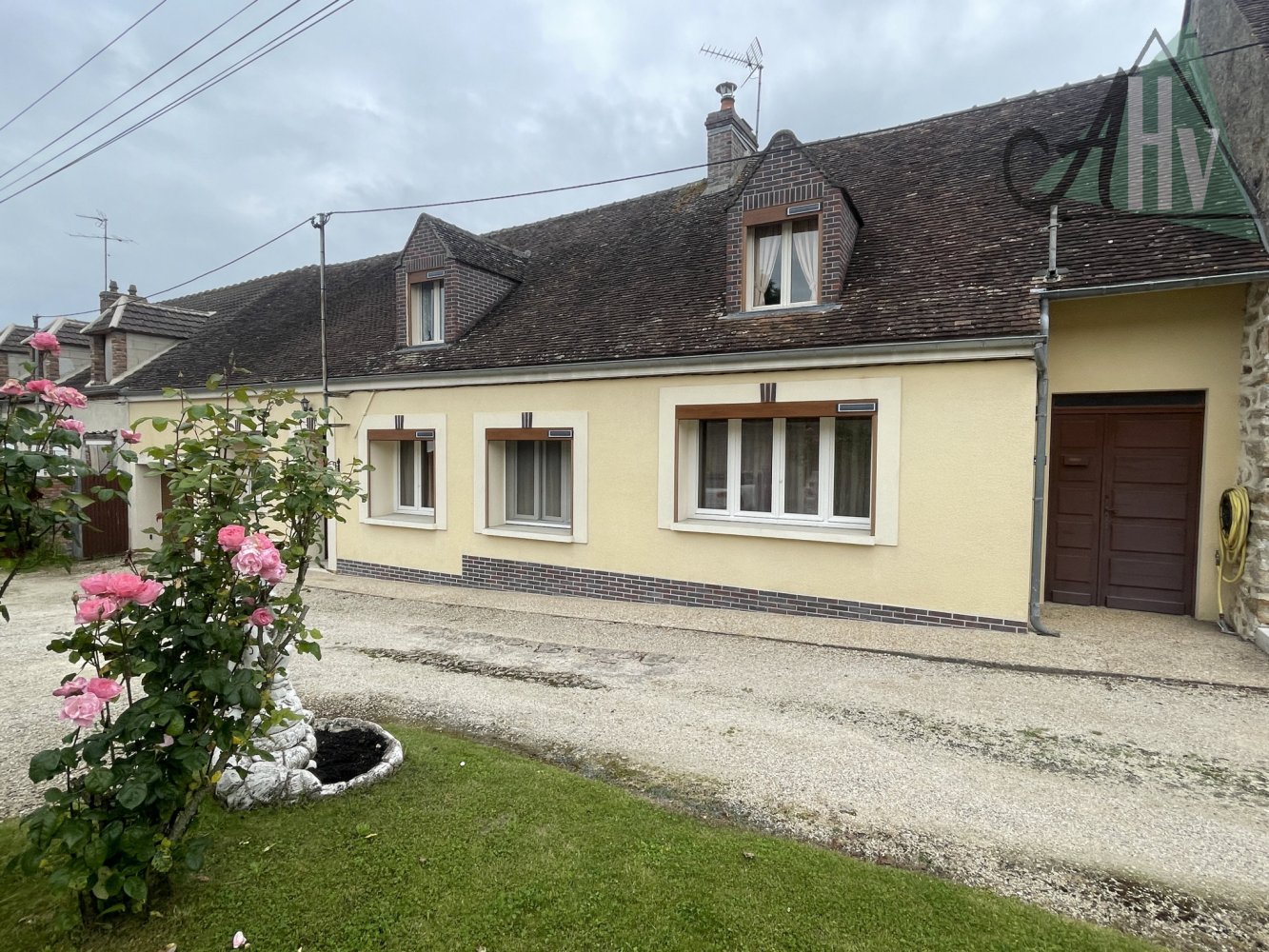 4 Schlafzimmer Haus in Fontaine-Macon, France, Nr. 220038