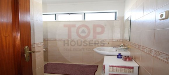 4 bedrooms House in Faro, Portugal No. 130947 14