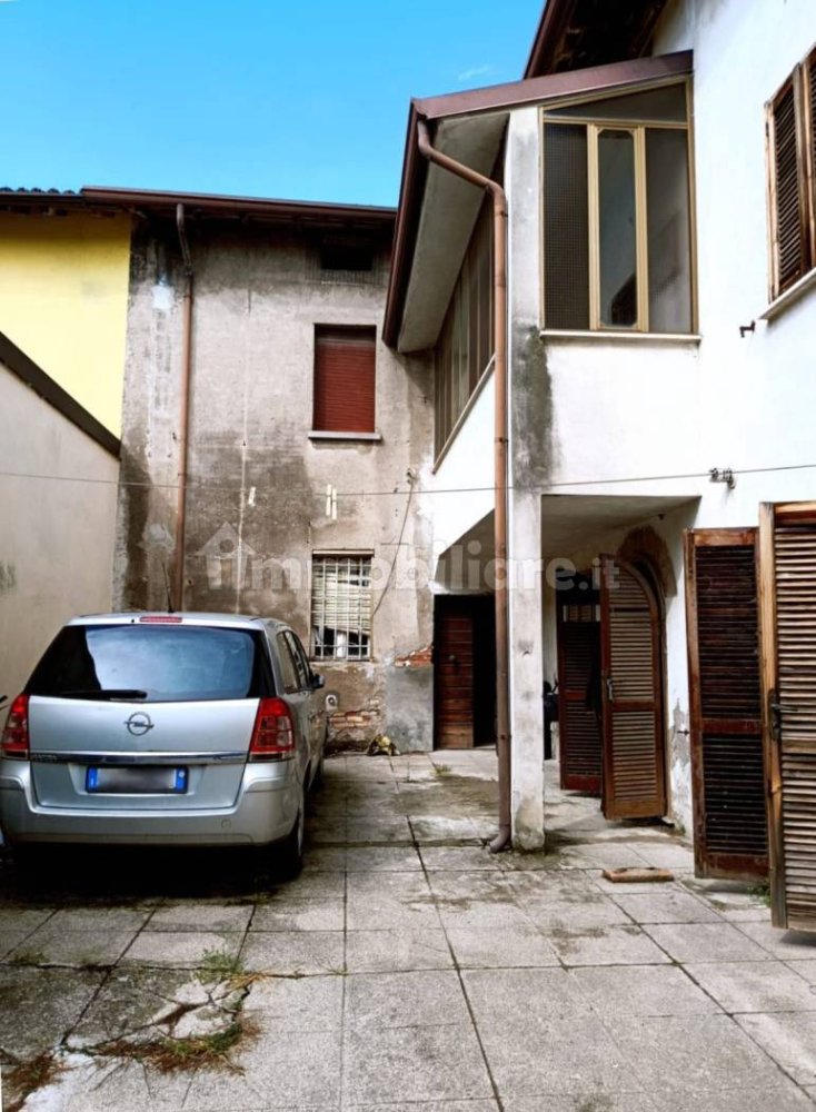 4 bedrooms House in Remedello, Italy No. 367068