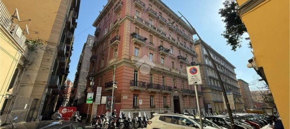 1 room Commercial property in Naples, Italy No. 59217 23