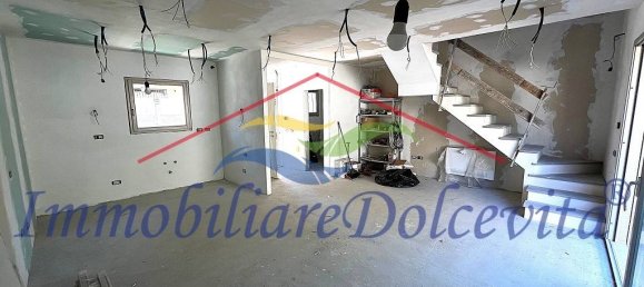 3 bedrooms Apartment in Florence, Italy No. 264621 4