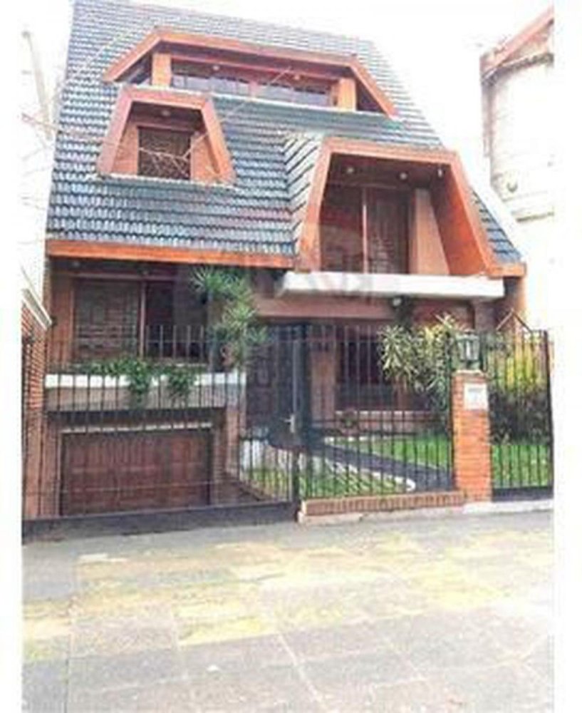 5 bedrooms House in Buenos Aires, Argentina No. 80634