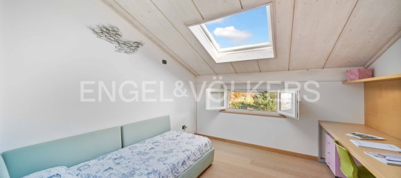 4 Schlafzimmer Villa in Varese, Italy, Nr. 64737 21