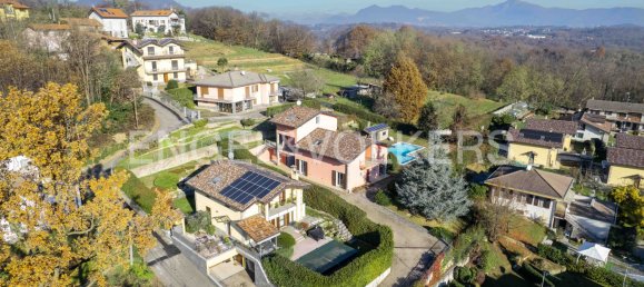 4 Schlafzimmer Villa in Varese, Italy, Nr. 64737 30