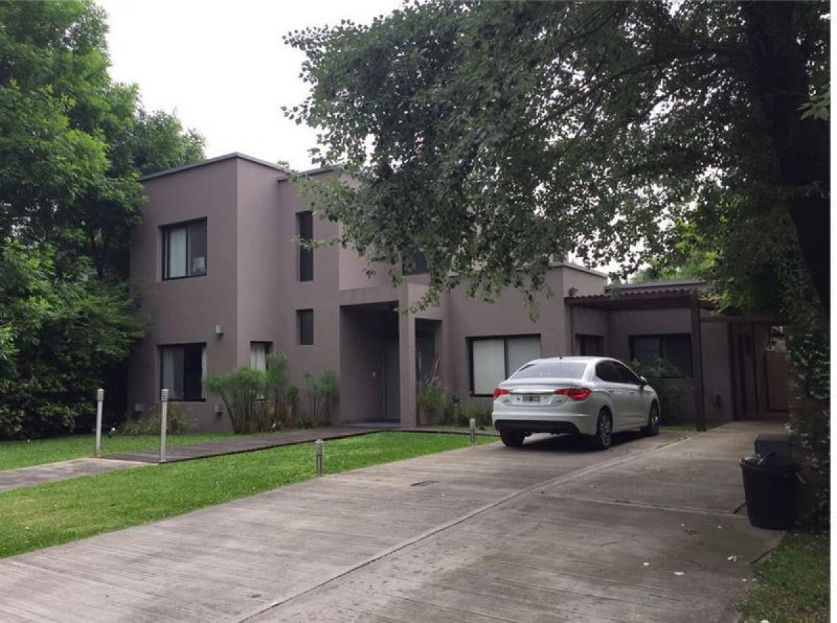 4 bedrooms House in Pilar, Argentina No. 80421