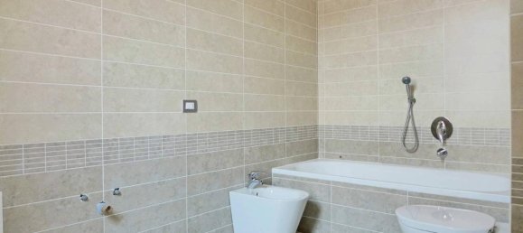 5-salle Penthouse à Abbiategrasso, Italy No. 125150 9