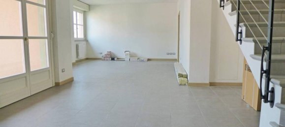 5-salle Penthouse à Abbiategrasso, Italy No. 125150 2