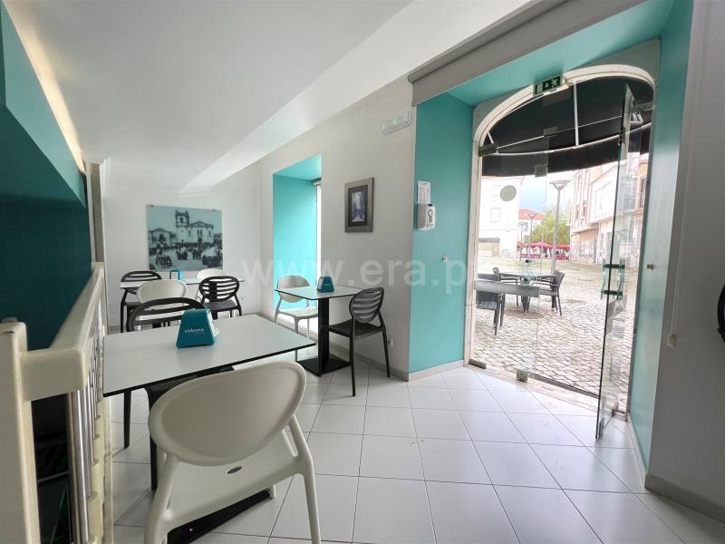 Gewerbliche Immobilie in Ourem, Portugal 65m², Nr. 228260