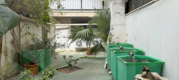 6 rooms Commercial property in Bari, Italy No. 25545 25