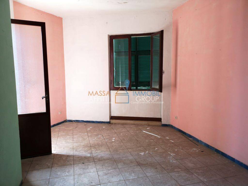 2 bedrooms Apartment in Massa, Italy No. 192970