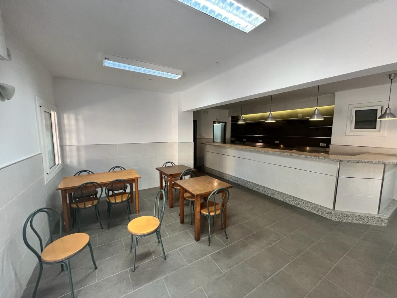  عقار تجاري في Sants-Montjuic, Spain 66متر مربع رقم 171809