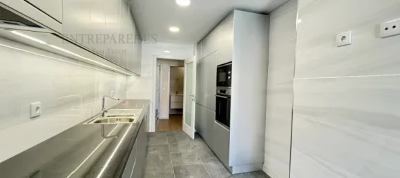 3 bedrooms Apartment in Porto, Portugal No. 118735 2