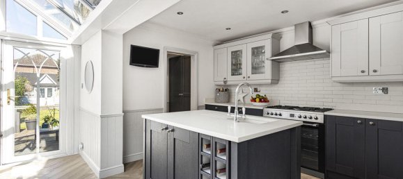 4 bedrooms House in Berkshire, United Kingdom No. 8564 11