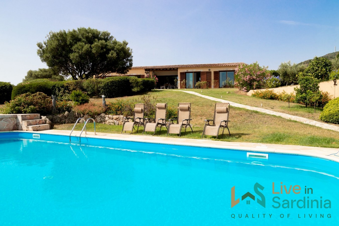 4 Schlafzimmer Villa in Olbia, Italy, Nr. 373987