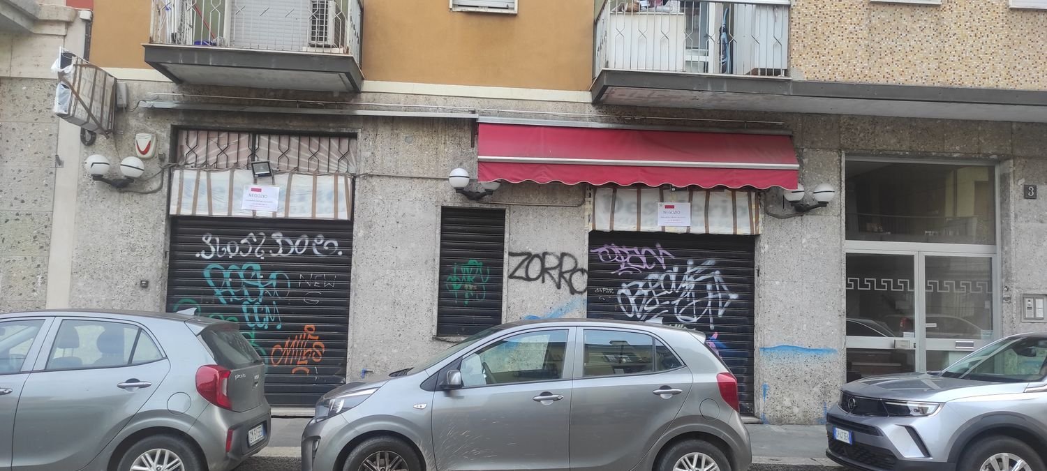  عقار تجاري في Milan, Italy 118متر مربع رقم 386799