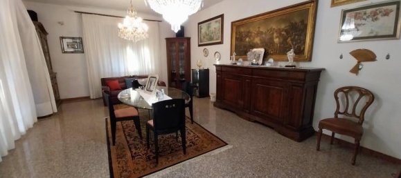 6 rooms Villa in Carrara, Italy No. 234850 12