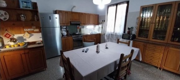 6 rooms Villa in Carrara, Italy No. 234850 9