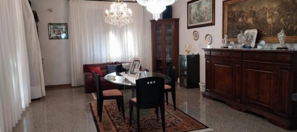 6 rooms Villa in Carrara, Italy No. 234850 10