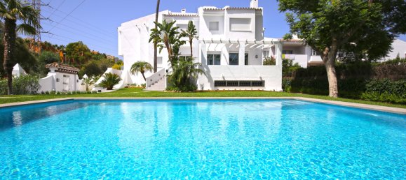 5 bedrooms Townhouse in Marbella, Spain No. 119418 6