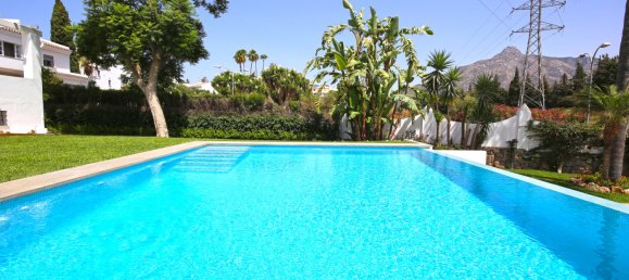 5 bedrooms Townhouse in Marbella, Spain No. 119418 4