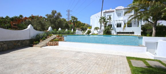 5 bedrooms Townhouse in Marbella, Spain No. 119418 12