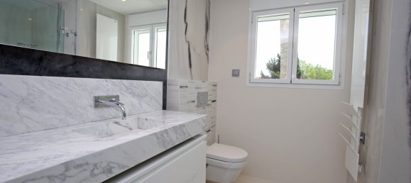 5 bedrooms Townhouse in Marbella, Spain No. 119418 15