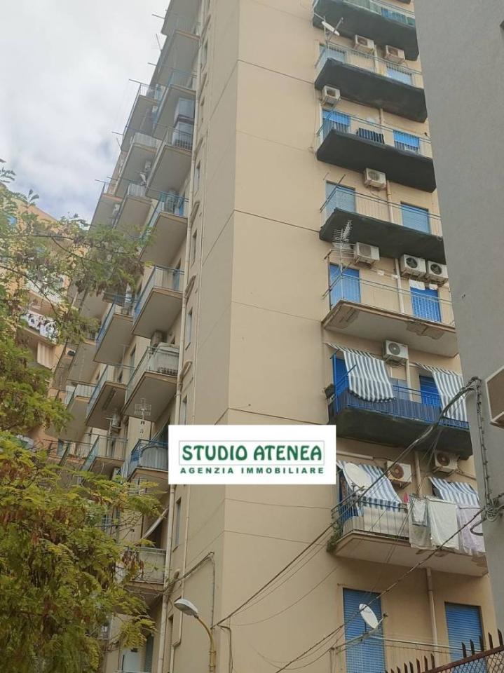 Квартира с 3 комнатами в Агридженто, Италия № 42586