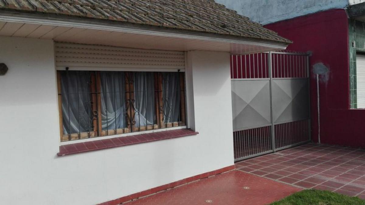 Casa de 3 dormitorios en Mar del Plata, Argentina No. 91530