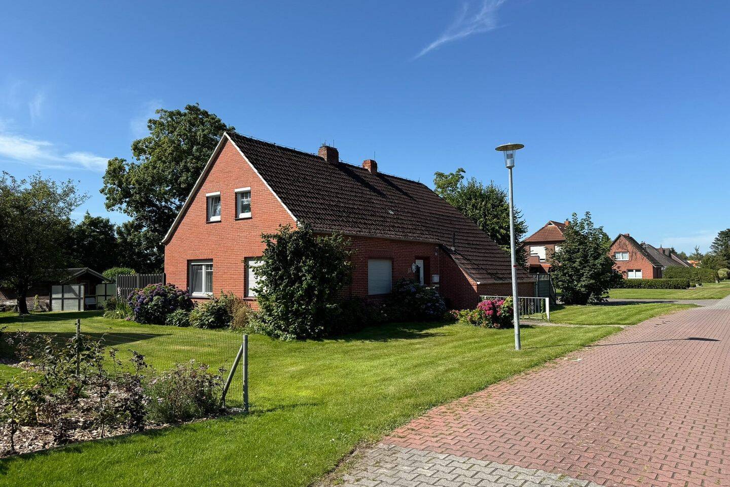 Casa de 5 habitaciónes en Aurich, Germany No. 340610