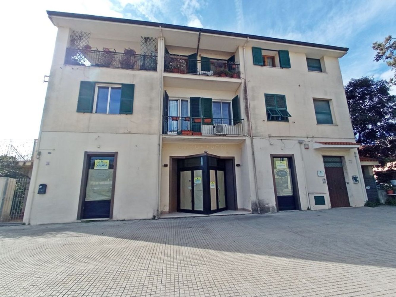 Propiedad comercial en Sassari, Italy 127 m² No. 123627