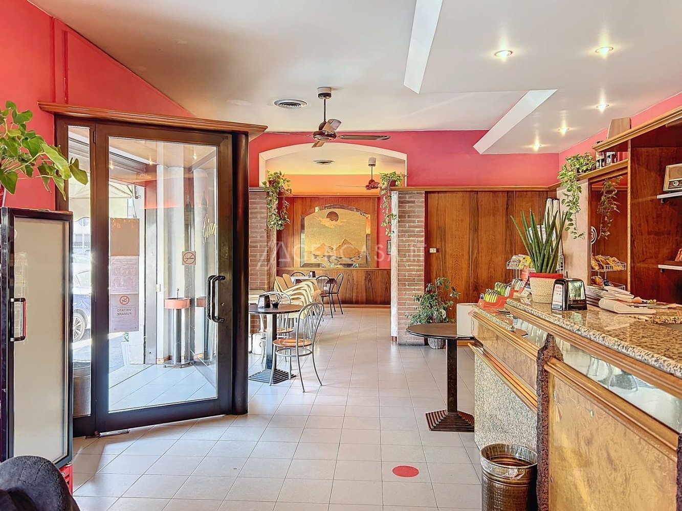 Коммерческая недвижимость 170м² в Милан, Италия № 246098