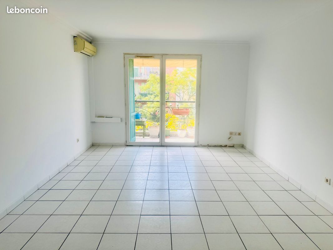 2 bedrooms Apartment in Cagnes-sur-Mer, France No. 338539