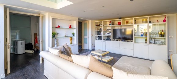 3 bedrooms Apartment in Naples, Italy No. 314001 4