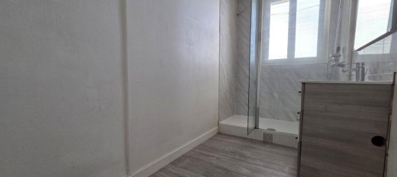 1 bedroom Apartment in Rennes, France No. 359054 2