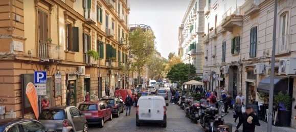 Propriété commerciale à Naples, Italy 53m² No. 143035 3